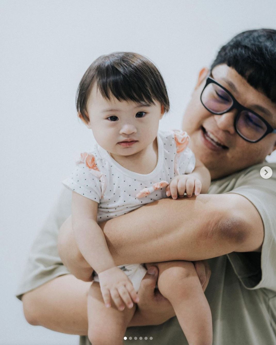 大马youtuber伟鸿yiyi女儿「妹妹」照片更新！露脸超可爱