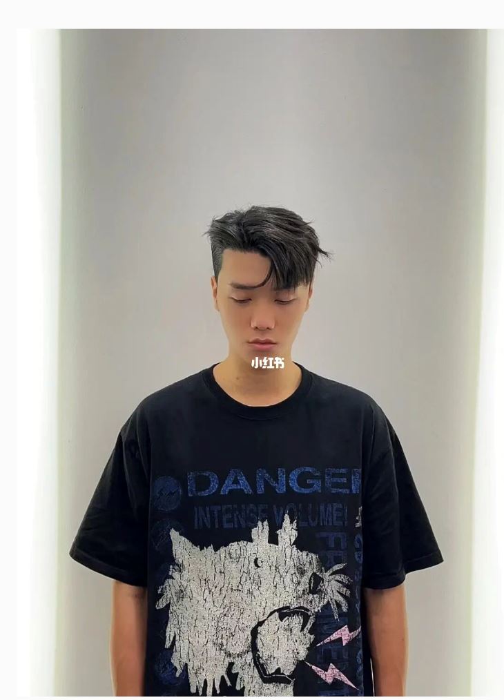 王嘉尔发型翻车篇？😂 网民：报警吧