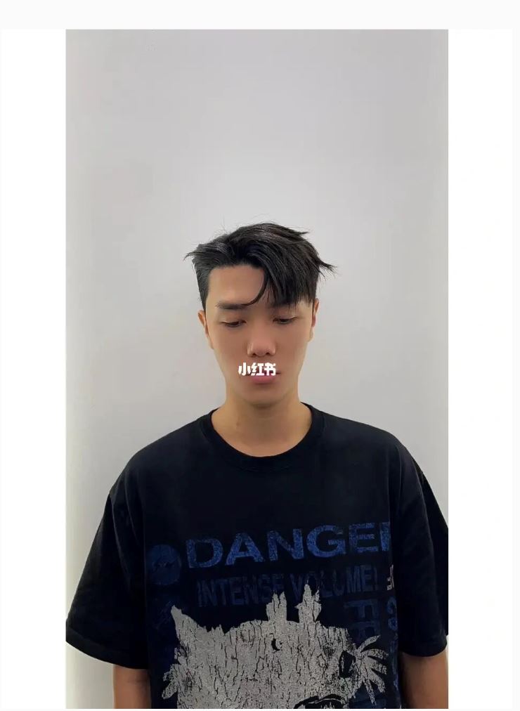 王嘉尔发型翻车篇？😂 网民：报警吧