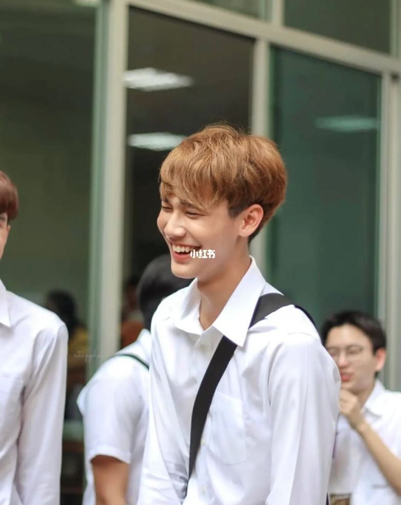 🇹🇭泰版花泽类dew「小时候照片」曝光！长大了越来越帅