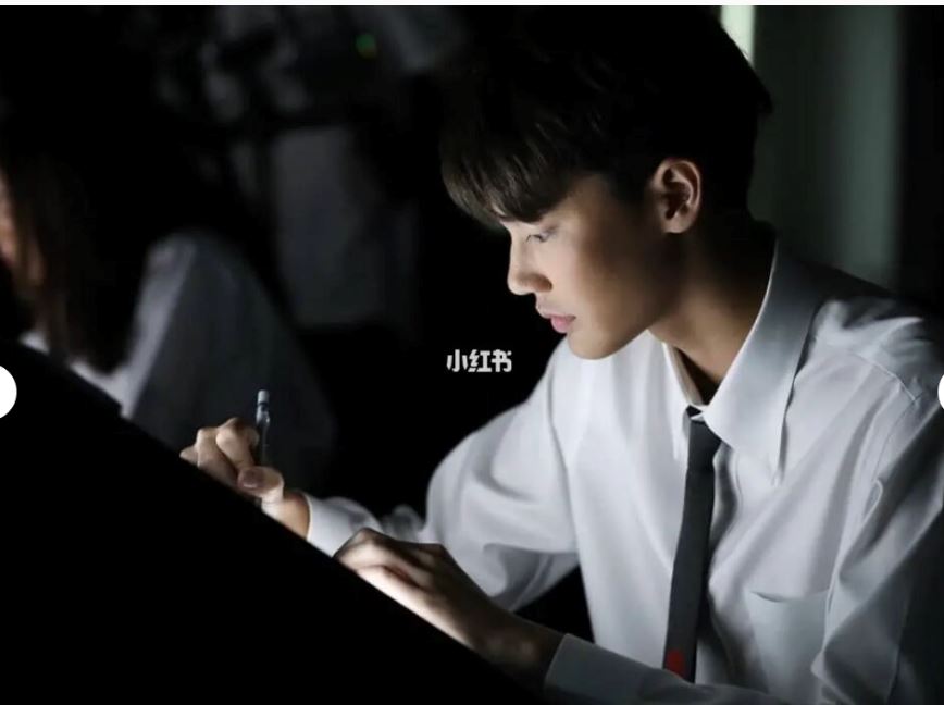 🇹🇭泰版花泽类dew「小时候照片」曝光！长大了越来越帅