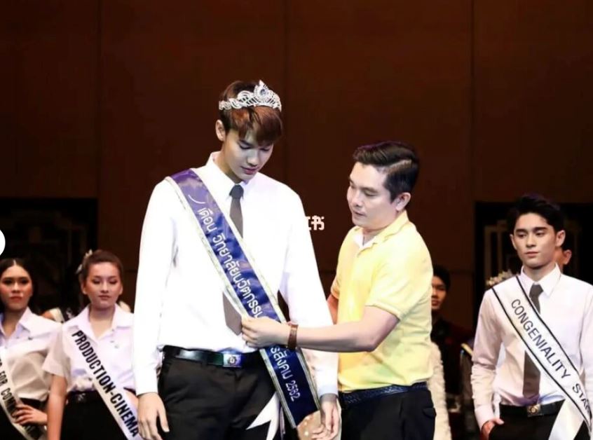 🇹🇭泰版花泽类dew「小时候照片」曝光！长大了越来越帅