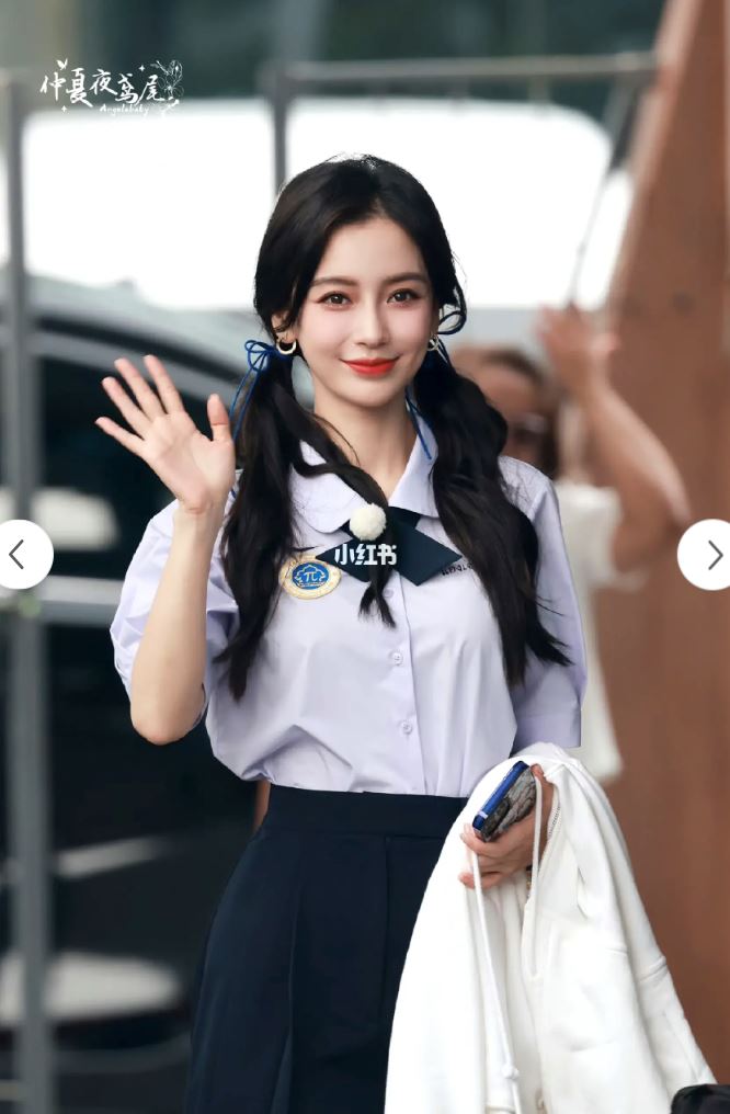 《奔跑吧》最新路透：校草校花！全员穿泰国校服～
