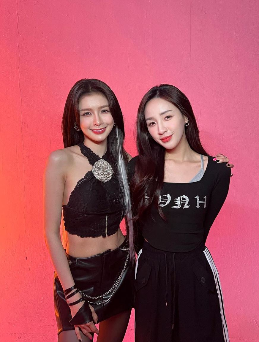 蔡卓宜和亲妹妹同框尬舞！妹妹为姐姐打歌！🌟