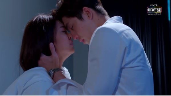 【影片】高甜泰剧破300万views！霸道总裁强拉妻洗澡｜goxuan