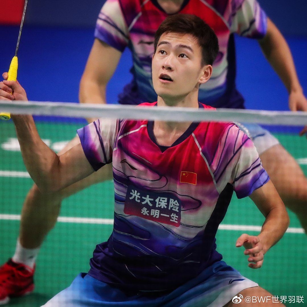 爆红01年🇨🇳羽球员【王昶】网民：帅又能打