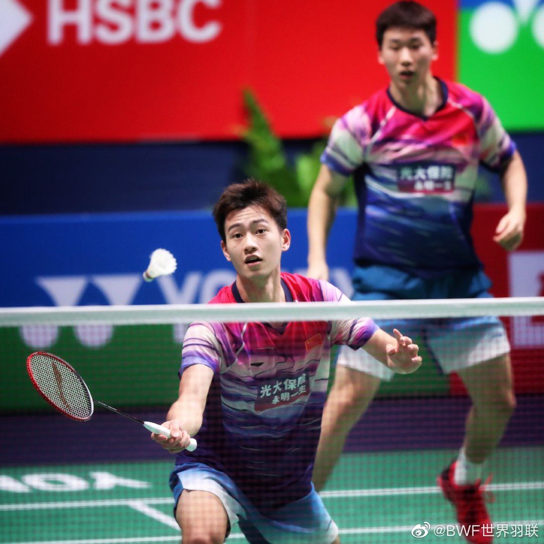 爆红01年🇨🇳羽球员【王昶】网民：帅又能打
