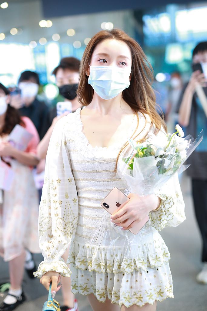 姜贞羽回归《创造营2020》？现身机场！气色很好!