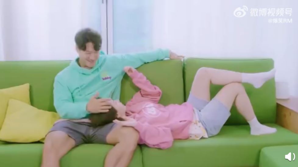 金钟国 宋智孝办婚礼!甜蜜背后拥抱、厨房kiss...《rm向前冲》