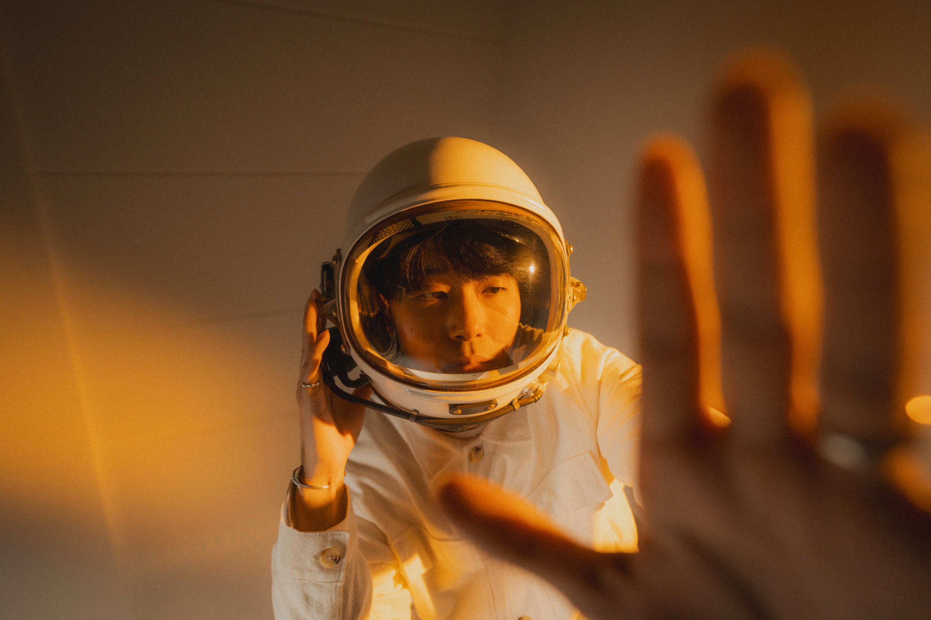 🔥sherman卓振声2024年年度抒情力作《坠在原点的我》