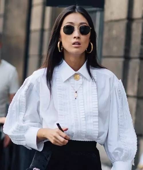 choker已过时，现在流行的是这个...