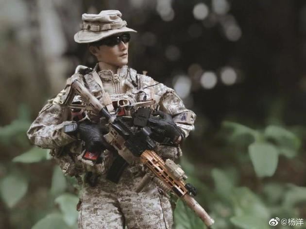 杨洋晒军装照庆祝杀青 即将上映！