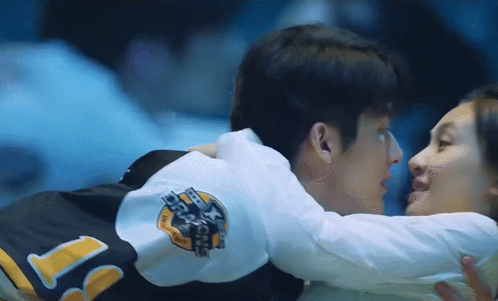 《冰糖炖雪梨》剧照来袭🔥吻戏超多！看了心痒痒❤️