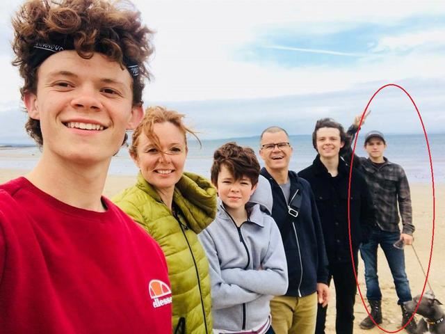 蜘蛛人tom holland「3个弟弟合照」网惊：太像了吧！颜值高❤️