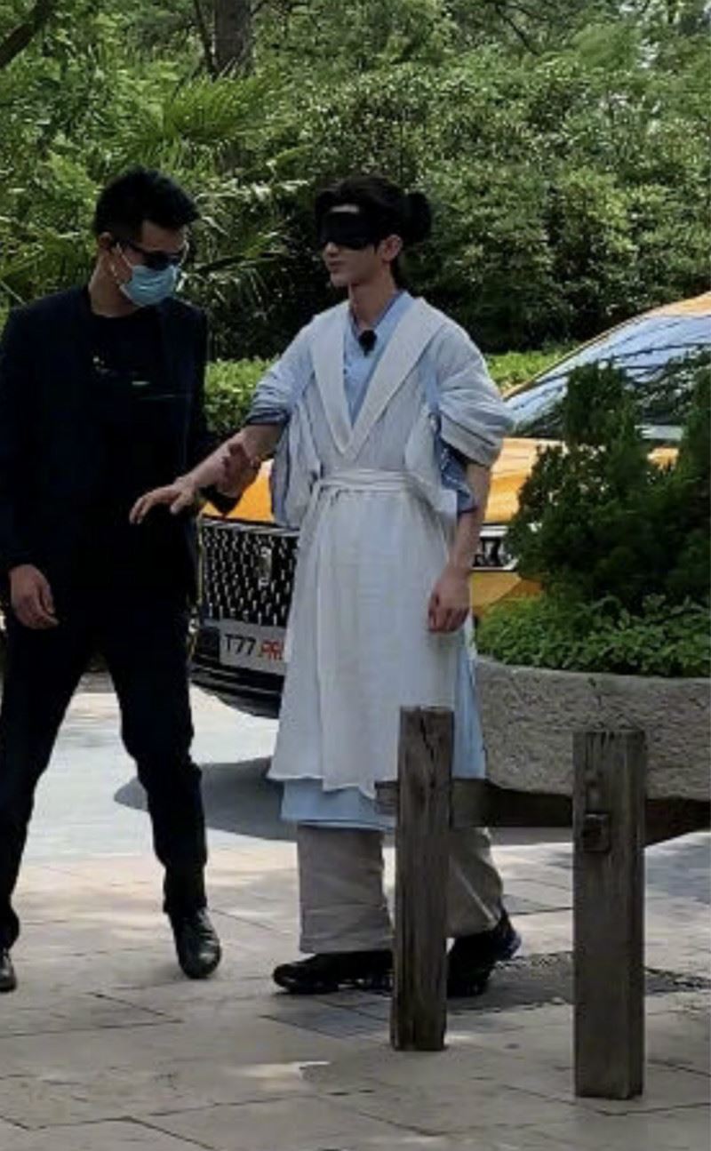 蔡徐坤古装造型曝光！ 《奔跑吧》节目亮相～