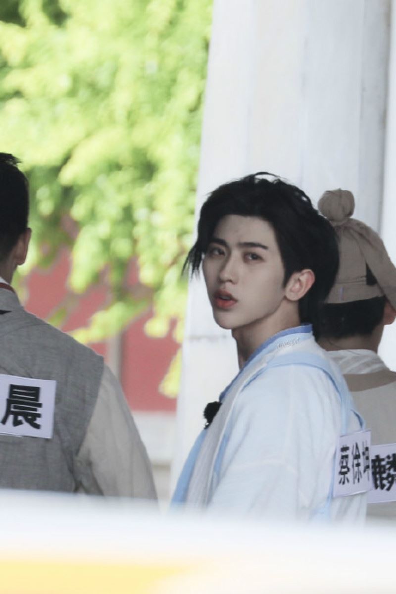 蔡徐坤古装造型曝光！ 《奔跑吧》节目亮相～