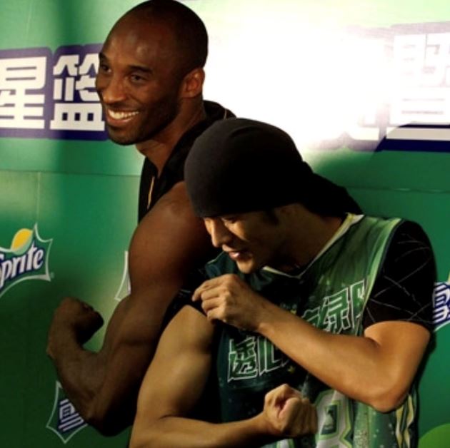 周杰伦和kobe曾合作mv！kobe还赞周董的球技！