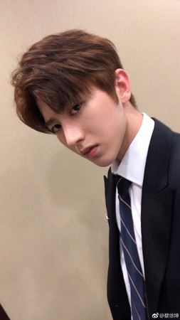 173万粉丝的bigbang帐号是假的？！突变“蔡徐坤资源社”把粉丝吓傻！｜goxuan