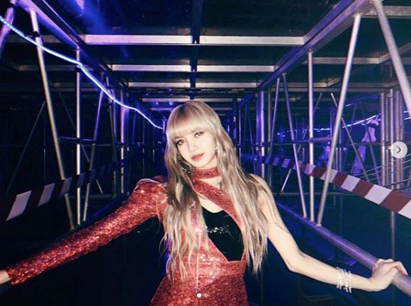 网络疯传blackpink lisa趴地抖臀舞!性感到喷鼻血!|goxuan