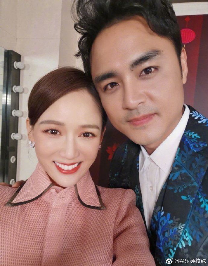 《王子变青蛙》陈乔恩明道多年同框！晒合照❤️