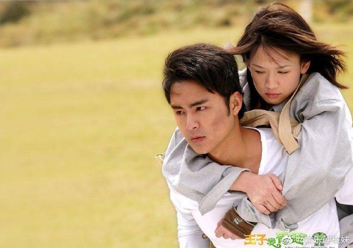 《王子变青蛙》陈乔恩明道多年同框！晒合照❤️