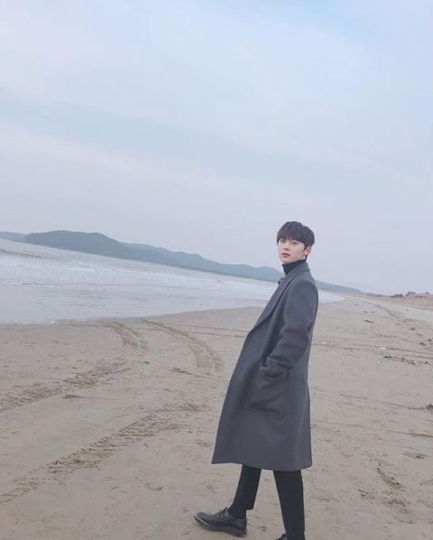 黄旼炫恢复更新ig!与姜丹尼尔po同款海边照,留言暗藏玄机!|goxuan