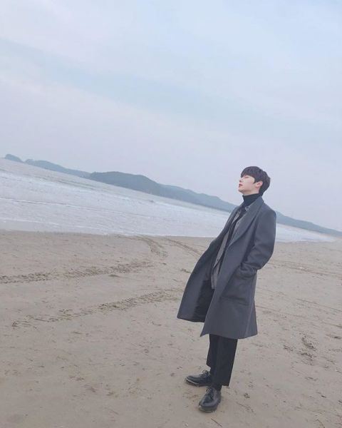 黄旼炫恢复更新ig!与姜丹尼尔po同款海边照,留言暗藏玄机!|goxuan