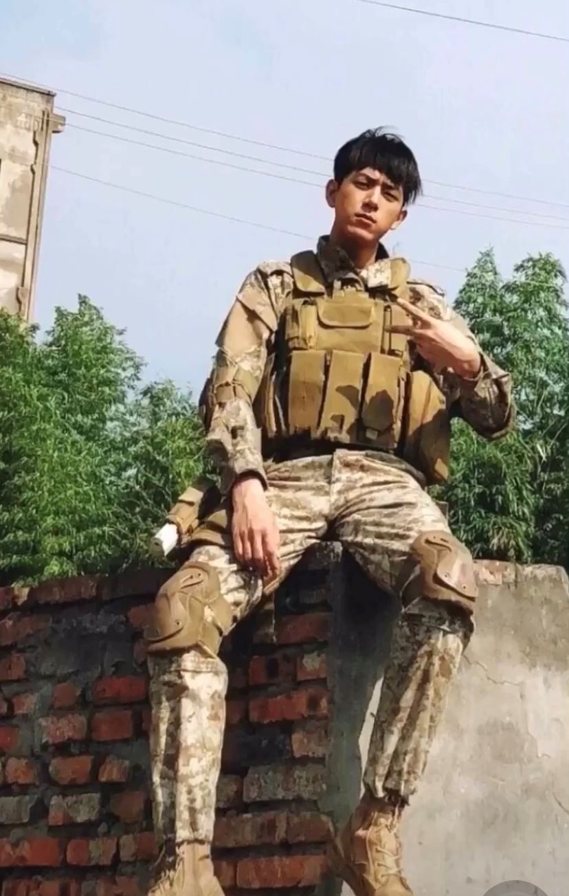 李现化身「军人」！男人味max！🔥 组图