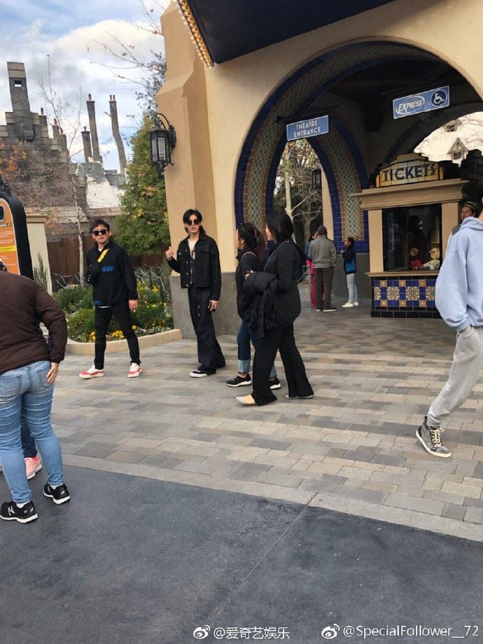 网友捕获“野生”吴亦凡!新发型曝光,意外引起争论!|goxuan