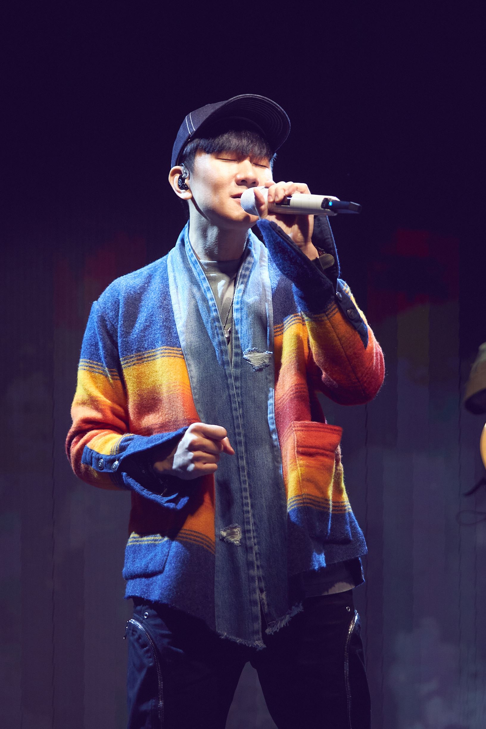 林俊杰线上音乐会与粉丝们过生日 五月天阿信jj惊喜现身