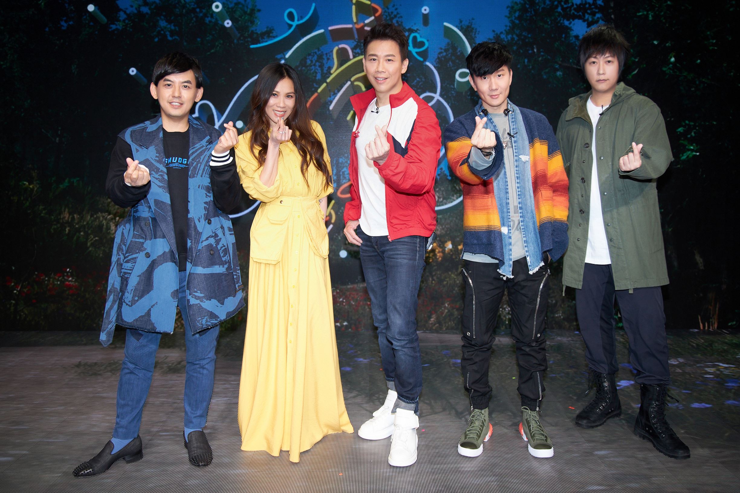 林俊杰线上音乐会与粉丝们过生日 五月天阿信jj惊喜现身