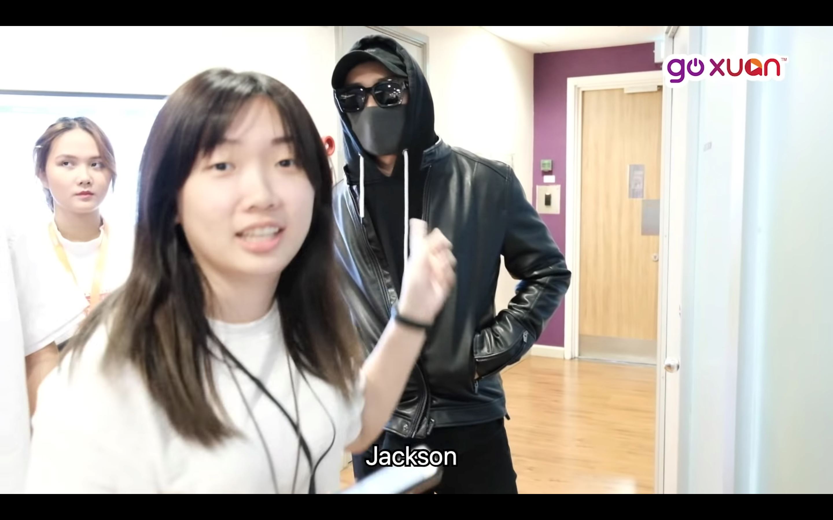 catherine凯心访问jackson王嘉尔？！摘下墨镜竟发现！｜goxuan
