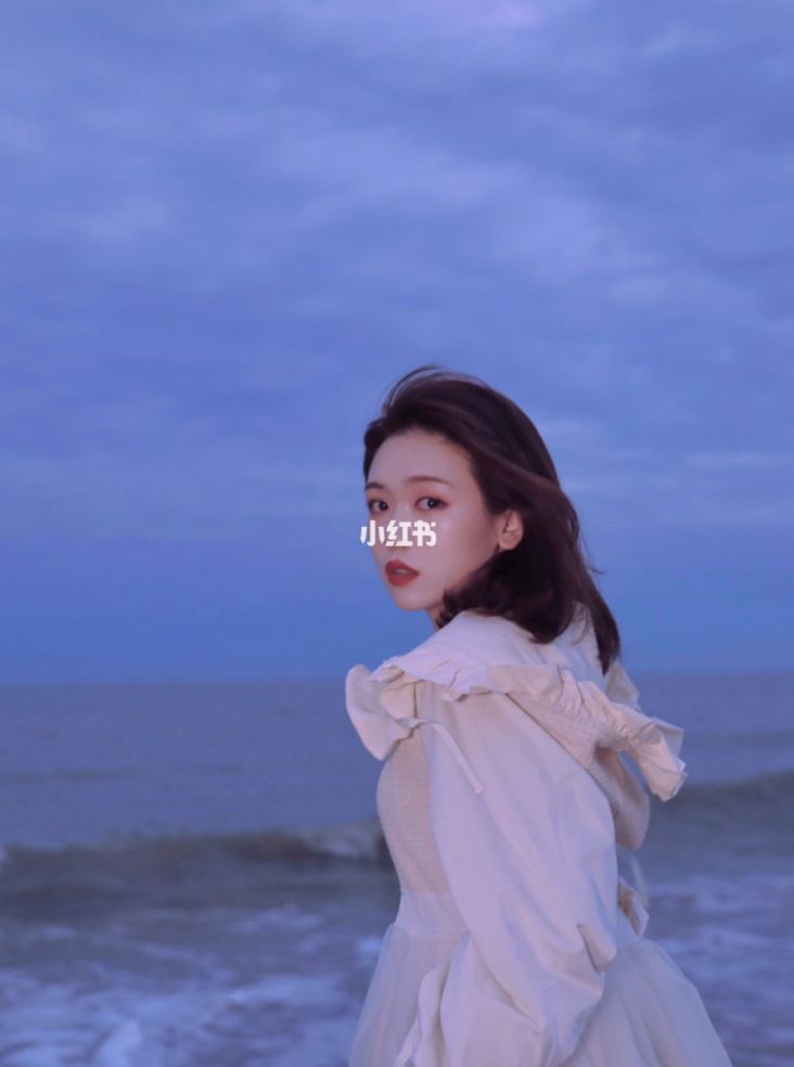 海边拍照新技能get✅一起拍烟花写真！