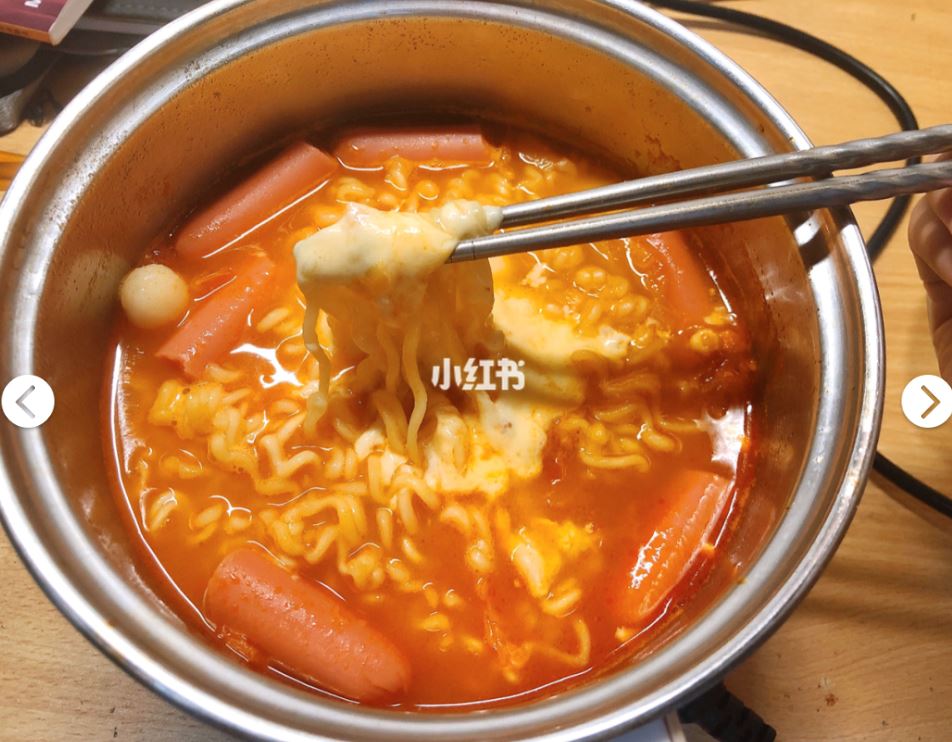 大学宿舍的电煮锅美食 | 韩国年糕芝士也可以煮!🔥🇰🇷