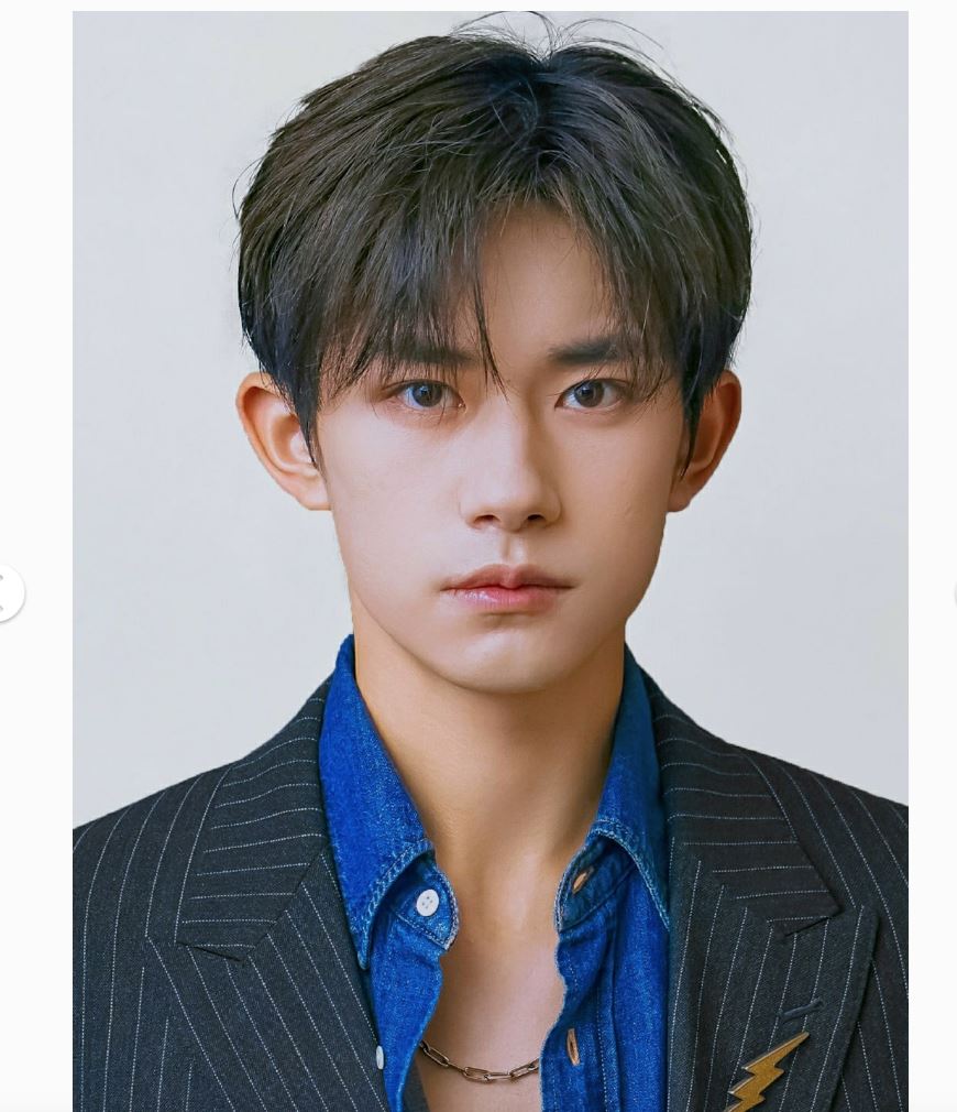  易烊千玺证件passport照❤️100%原图！帅爆🔥