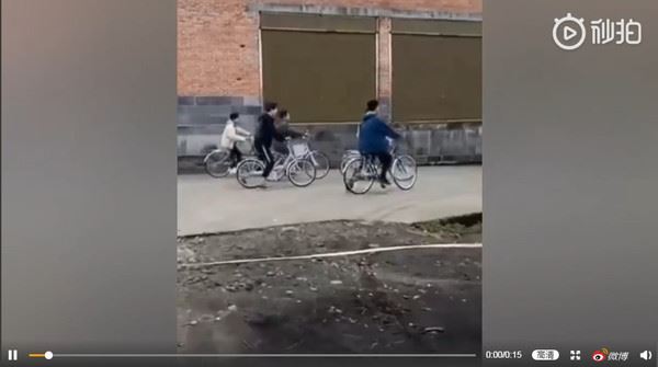 路人对着王源喊“我喜欢王俊凯”！王源“二字”回应被赞高eq！｜goxuan