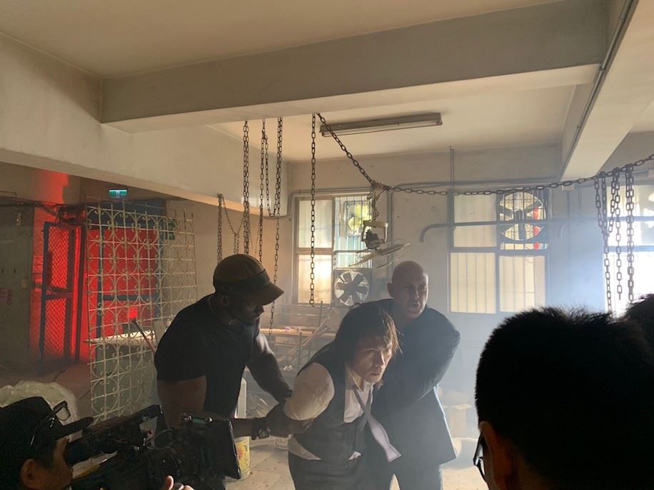 台湾摇滚传奇”伍佰 史上最帅 也最惨mv《最美的时刻》