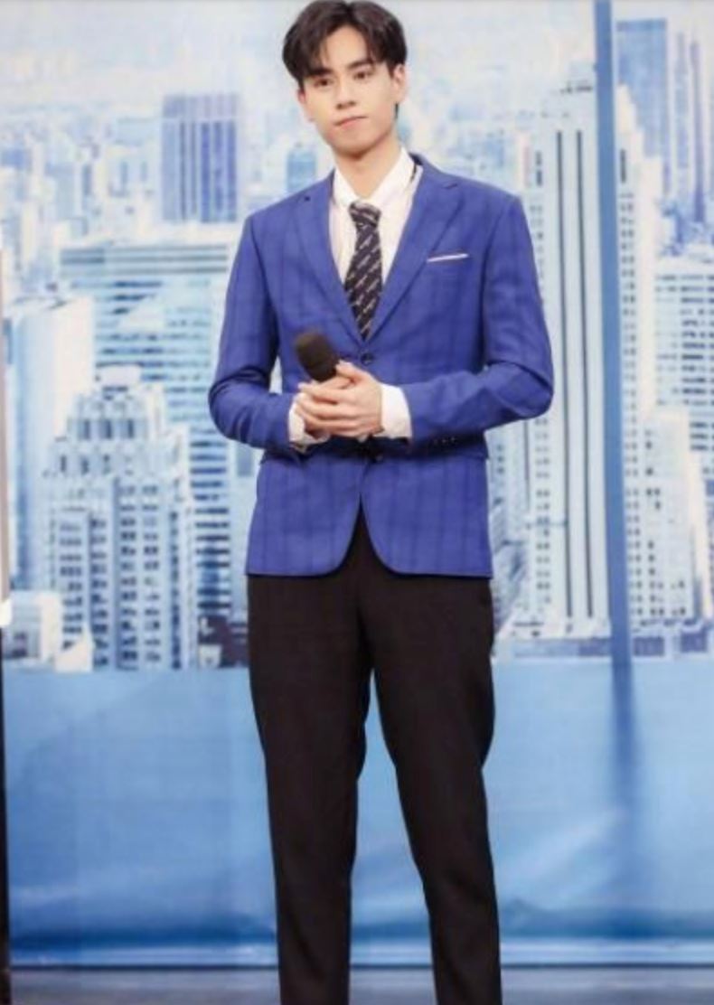 原来现实中的胡一天，那么多造型！帅爆！