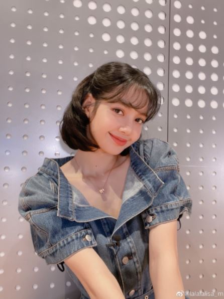 lisa变身白雪公主！？同款发型！超美~