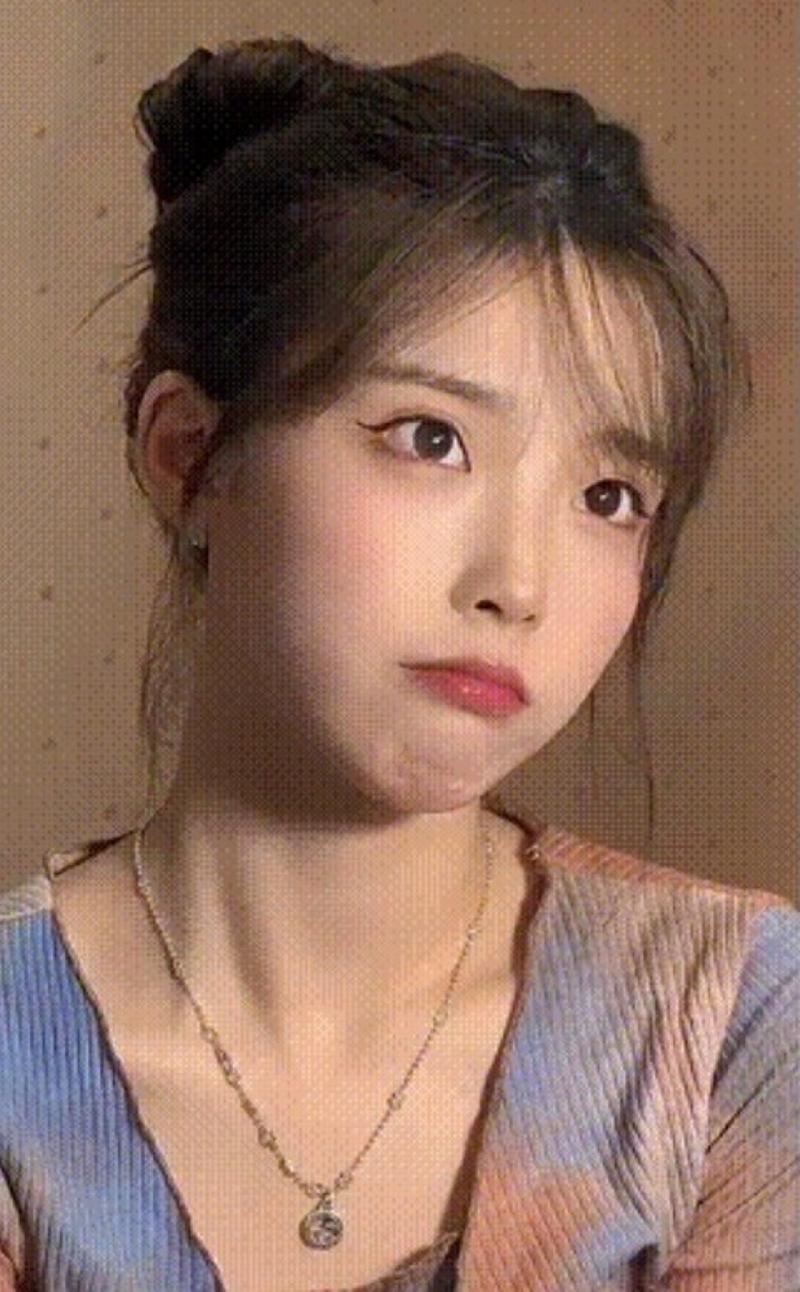 “山寨版iu”爆红！照片脸型&发型几乎一样！结果素颜..