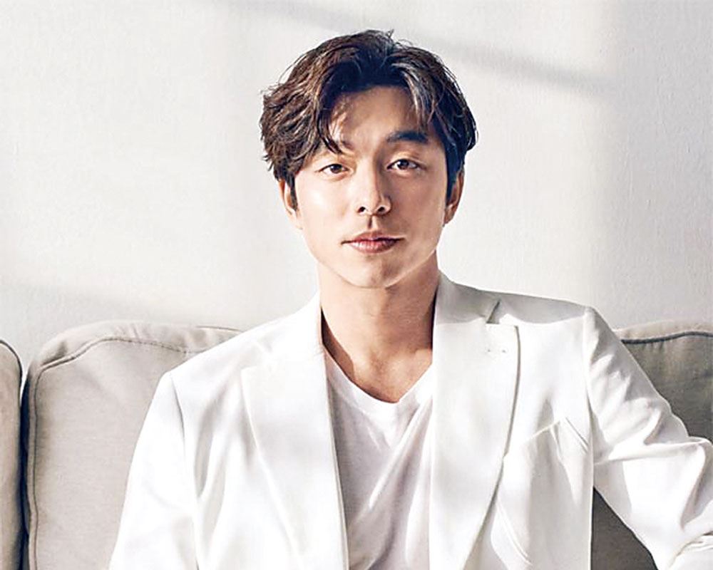 blackpink lisa公开理想型：孔刘！他还送签名照！