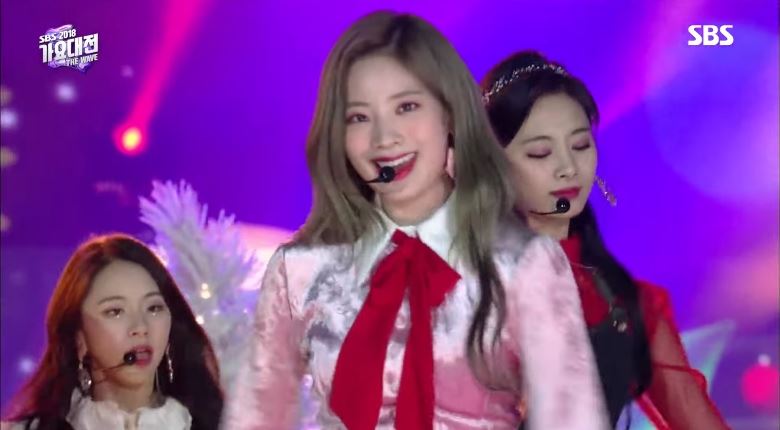 【影片】twice多贤「鹰眼一抬」准确捕抓!7秒内换了4次镜头都能对视!|goxuan
