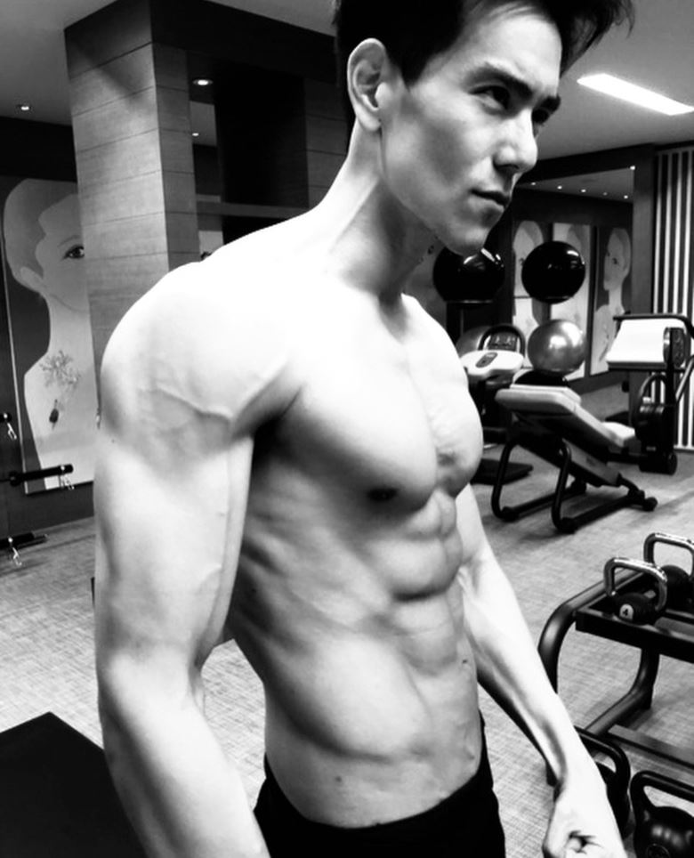 彭于晏大秀结实肌肉 让余文乐和王阳明忍不住说“ooo”｜goxuan 