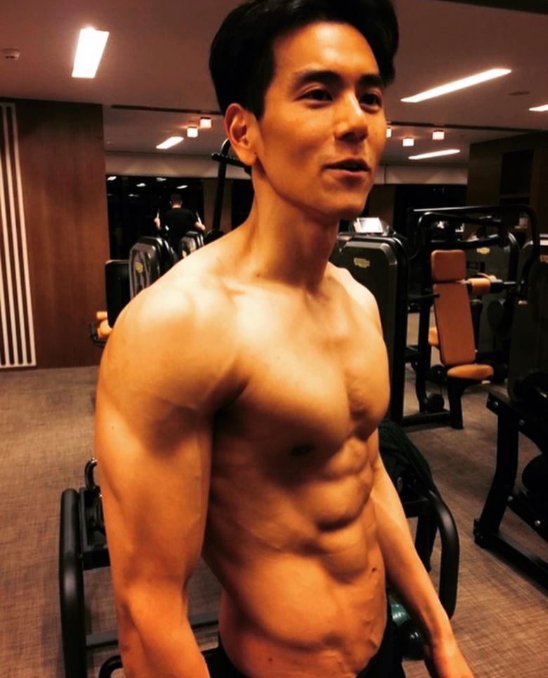 彭于晏大秀结实肌肉 让余文乐和王阳明忍不住说“ooo”｜goxuan 