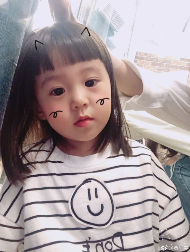 咘咘告别苹果头 新发型「眉上齐浏海」萌出新高度！｜goxuan