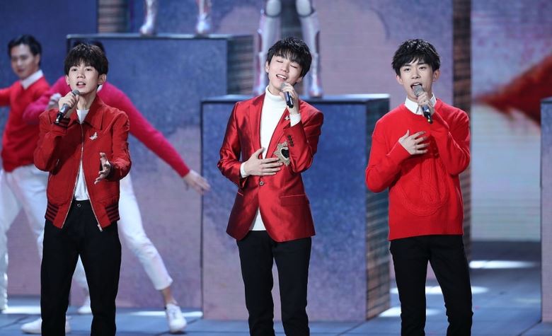 高考作文题竟然是tfboys春晚唱《和2035有个约》！网友：千玺稳了！｜goxuan