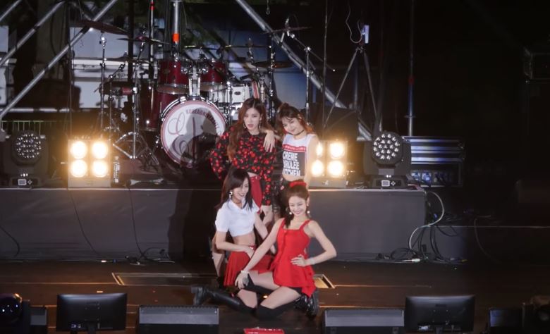 blackpink演唱发生音响事故 机智的表现划下完美ending｜goxuan