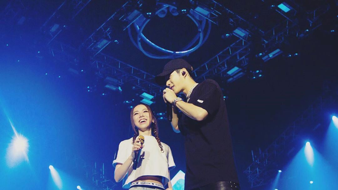 邓紫棋演唱会90度鞠躬道歉！王嘉尔惊喜现身，2举动暖炸！｜goxuan