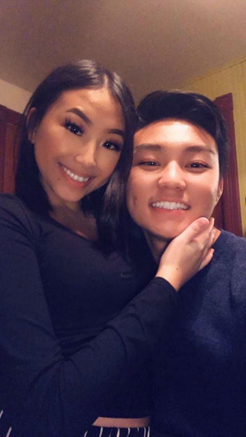 this girl dropped ‘subtle’ hints for her bf and he got her the ring she wanted!