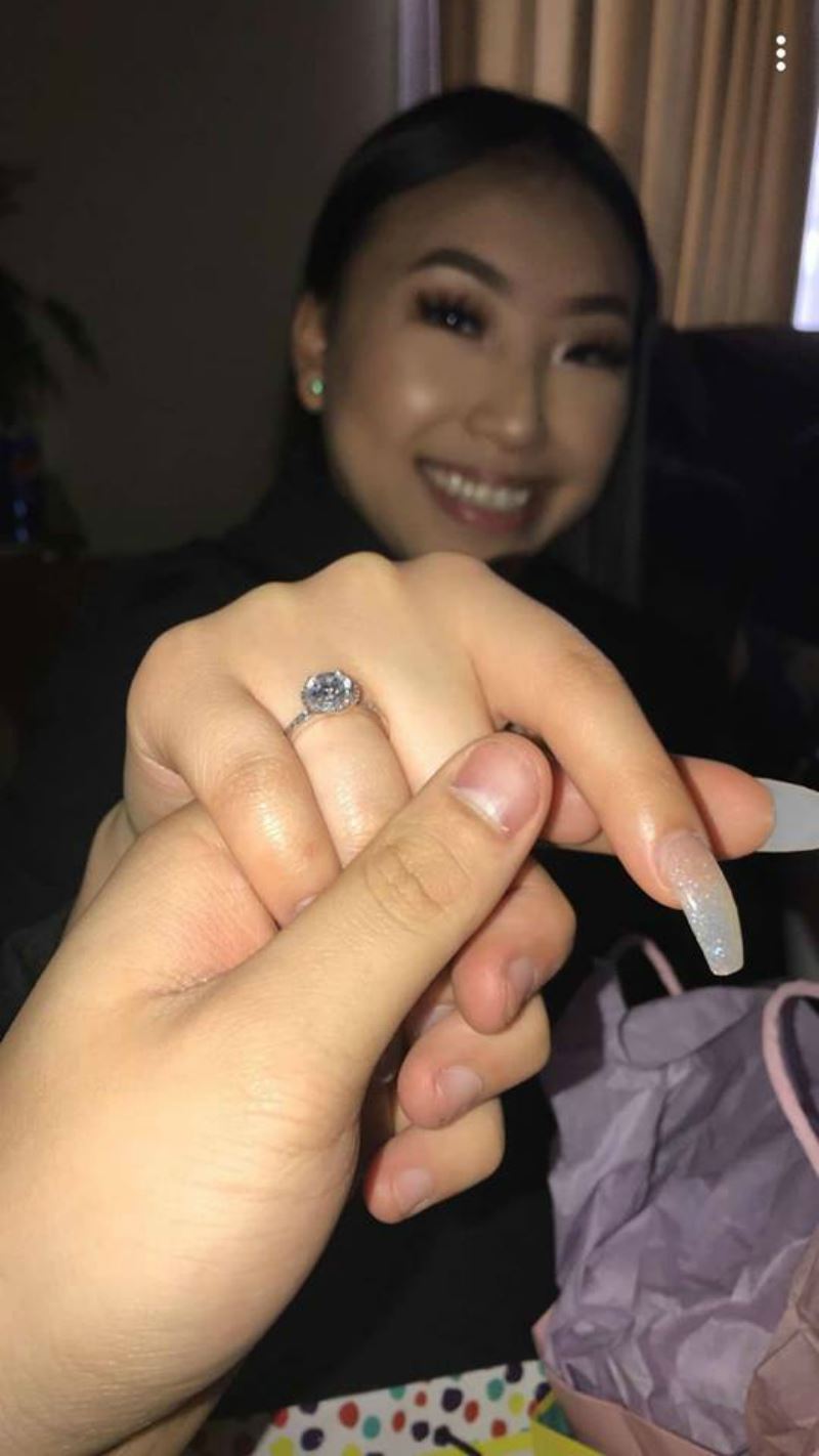 this girl dropped ‘subtle’ hints for her bf and he got her the ring she wanted!